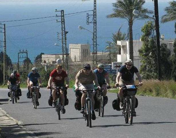 ما هي اوجه الشبه بين خطف التشيكيين والاستونيين؟