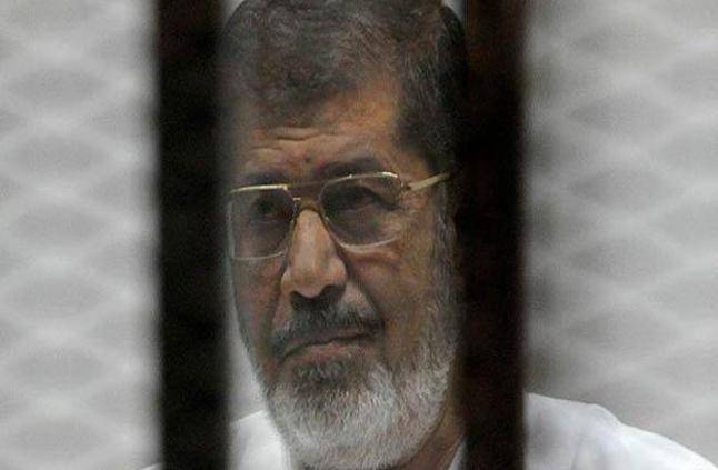 السجون توضح حقيقة مرض مرسي.. والإخوان: "دسوا له السُم في الطعام"