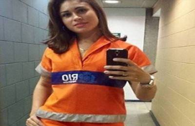 عاملة نظافة حسناء تحدث ضجة على الإنترنت