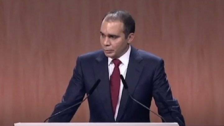 الأمير علي يجتمع ببلاتيني في باريس ويرفض مشاركة بلاتر في إصلاح الـ"فيفا"