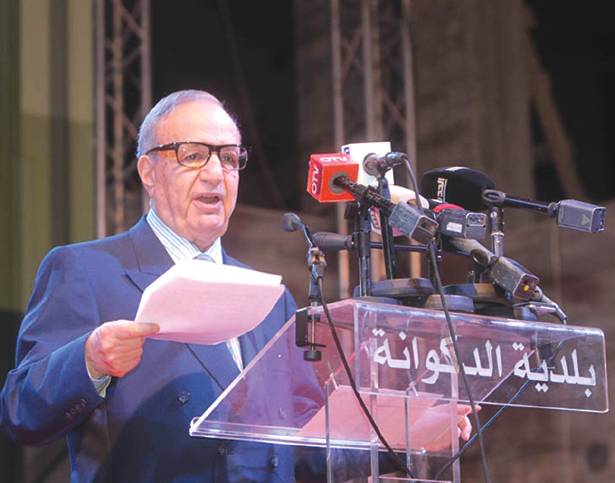 ميشال المر : لإطلاق يد البلديات والمخاتير في جمع النفايات ونقلها
