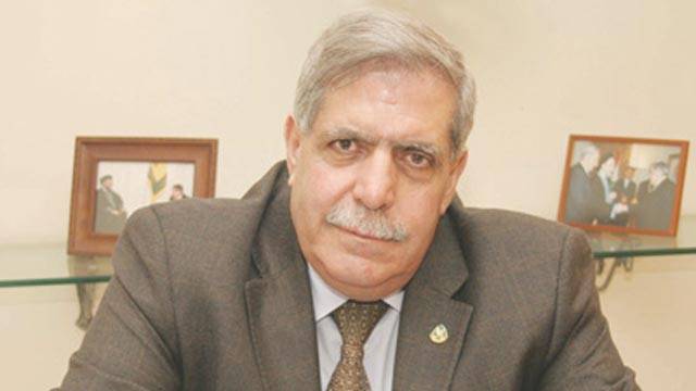 فيصل الداوود: للحفاظ على الحكومة كمؤسسة دستورية