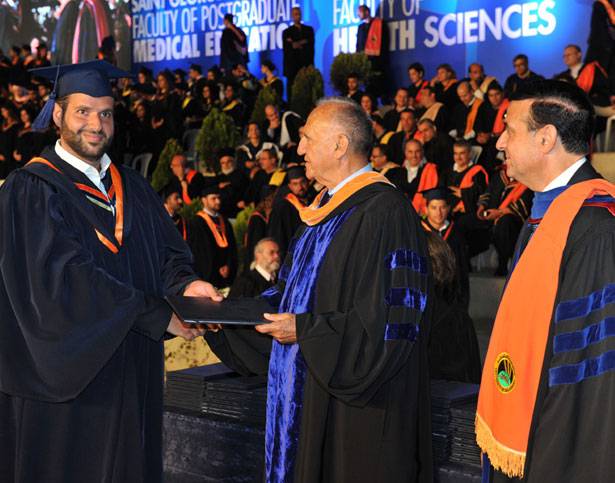 جامعة «البلمند» احتفلت بتخريج 1250طالباً
الشعار: لعدم المغامرة بالبلد وانتخاب رئيس