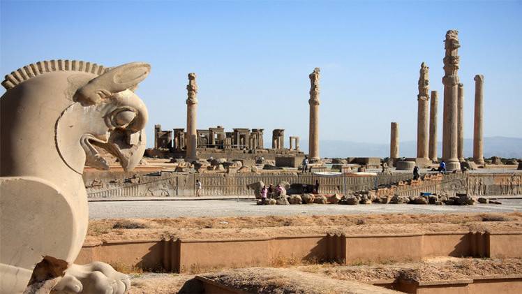 إيران تلغي نظام التأشيرات لمواطني 7 دول