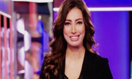 فيديو: موقف طريف لمذيعة الحدث في مداخلة على الهواء