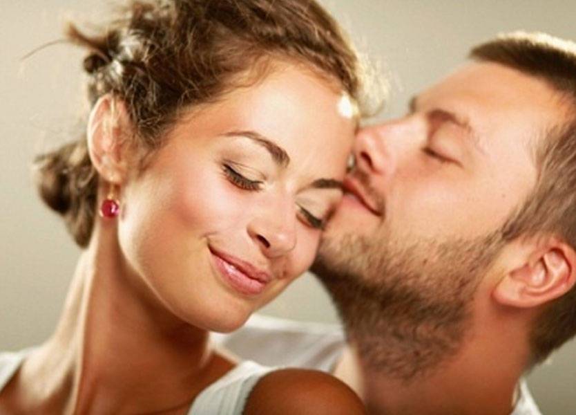 8 طرق لاثارة الرجل باللمس