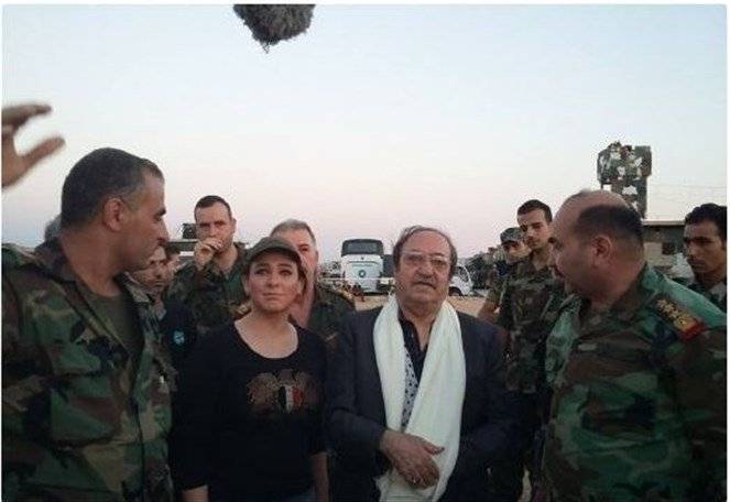 بالصور: دريد لحام وسلاف فواخرجي في ضيافة الجيش السوري