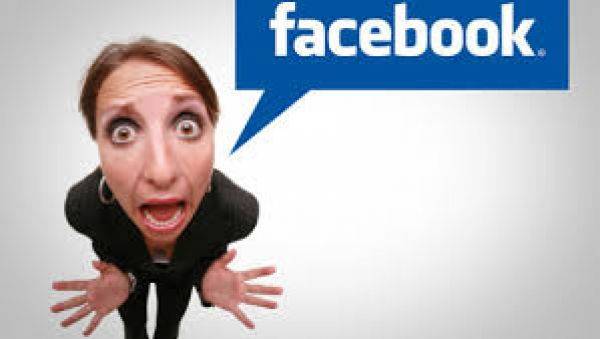كيف يتحكّم ال "Facebook" بالنساء؟