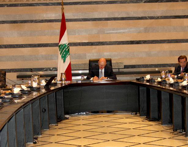 سلام في مجلس الوزراء : إذا استمررنا هكذا
فلن يكون هناك جدوى لأيّ مؤسسة دستوريّة
