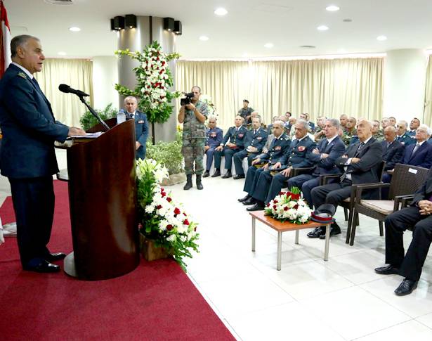 في عيد الجيش الـ70 ... إحتفال رمزي في الفياضيّة وتكريم شهاب
قهوجي : الجيش لا يزال الجامع المشترك بين اللبنانيّين
وزراء ونواب وشخصيّات أكدوا مجدّداً الوقوف الى جانب المؤسّسة العسكريّة