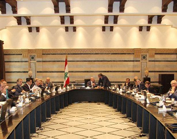 القرار الاميركي لا يسمح باستقالة الحكومة
