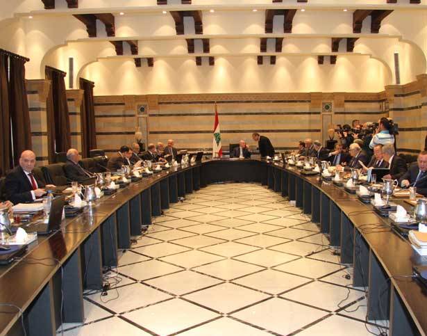 الحكومة لن تنفرط وباقية بقرار داخلي وخارجي
