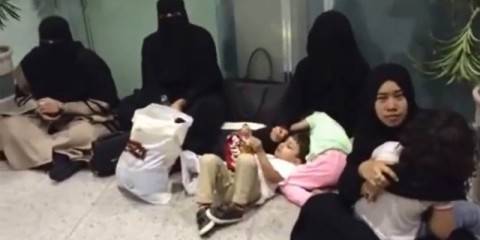 بالفيديو.. مسافرات بالسعودية يثرن ضجة بعد منعهن من دخول قاعة الجلوس بمطار ينبع
