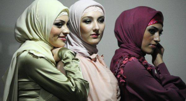 لأول مرة الشيشان تفتح شواطئ خاصة للنساء للاستمتاع بالبحر