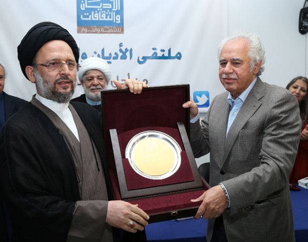 «مُلتقى الأديان» كرّم عبد الحسين شعبان
فضل الله: لجبهة تواجه ظواهر العنف