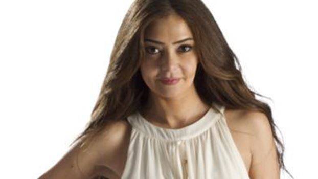 الموت يغيب الفنانة الشابة ميرنا المهندس