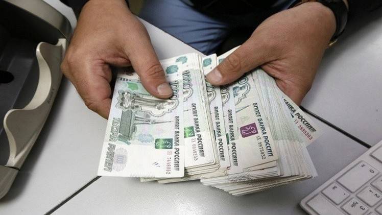 المركزي الصيني يجيز تداول الروبل الروسي في إحدى المدن الصينية