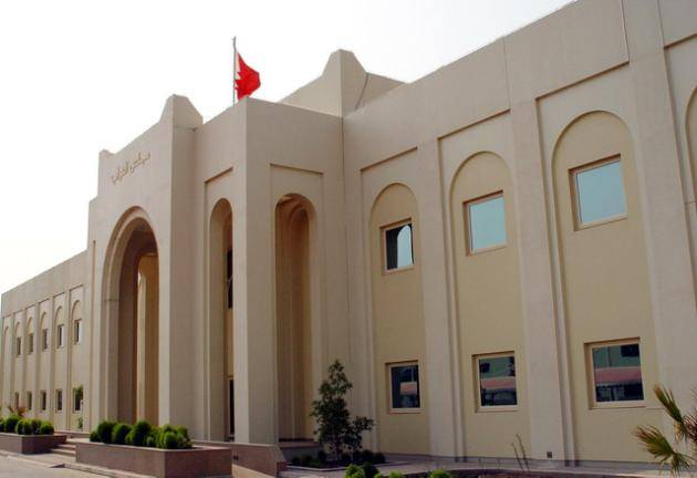 فضيحة من العيار الثقيل: مراسل يتعاطى المخدرات في مجلس النواب وشخيره يقوده للقضاء