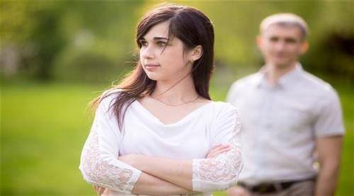 أربعة أشياء تفعلها دون أن تدري تضعف علاقتك الزوجية