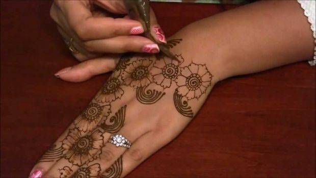 جدل كبير حول فتوى: الوشم و(من لف لفه) محرم في تركيا