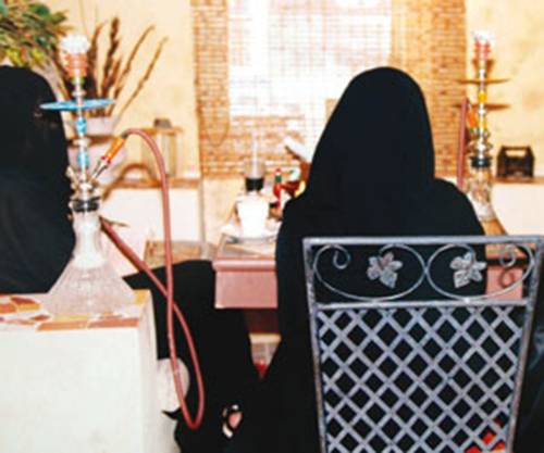 مقهى إسلامى في مصر.. يمنع الإختلاط والتدخين والموسيقى .. ويحظر دخول المسيحيين وغير المحجبات