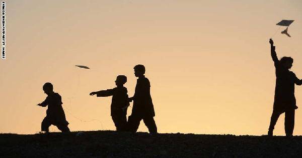 اعتقال عصابة باكستانية اغتصبت وابتزّت مئات الأطفال بأشرطة فيديو مسجلة