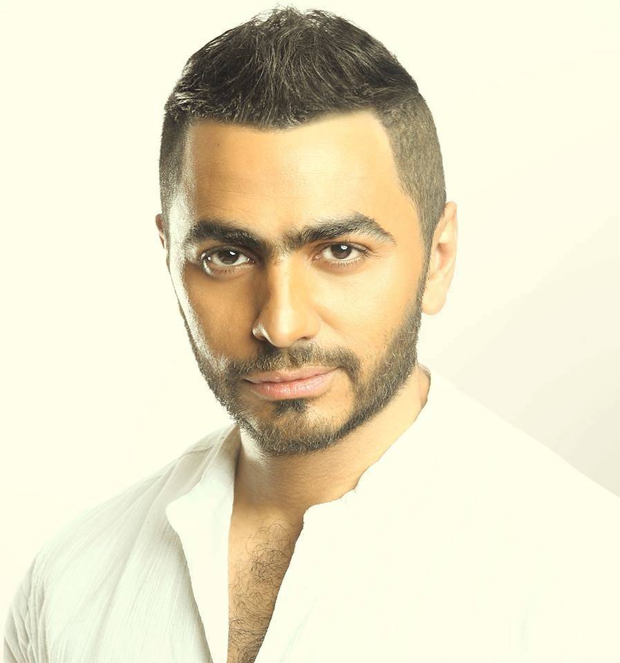كيف ردّ تامر حسني على خبر تعرّضه لإطلاق نار؟