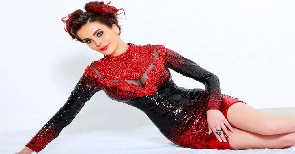 دومينيك حوراني ترد على منتقديها فى عزاء ميرنا المهندس‎