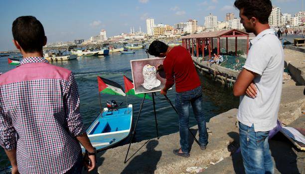 مرسم الصيادين.. فنانون يعيدون الحياة لميناء غزة