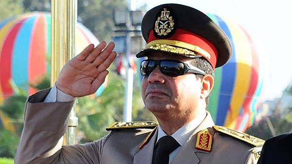 أحمد موسى: السيسي ظل يقرأ القرآن بجانب أمه حتى الفجر (فيديو)