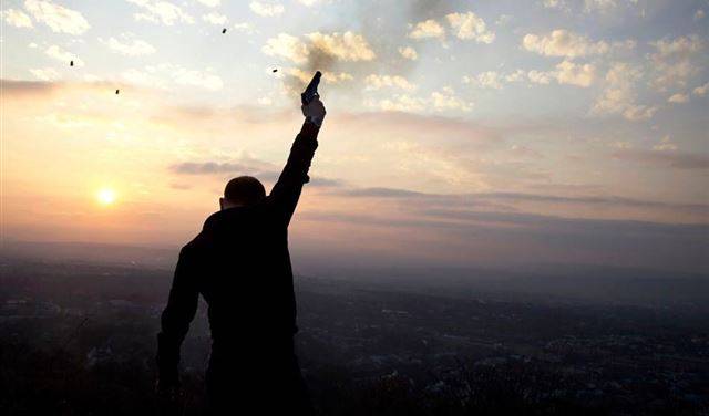 بالتفاصيل.. مرافق احد النواب وراء اشكال انفة