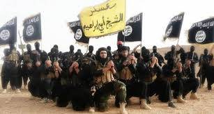 داعش والنصرة تسيطران على عرسال وجرودها