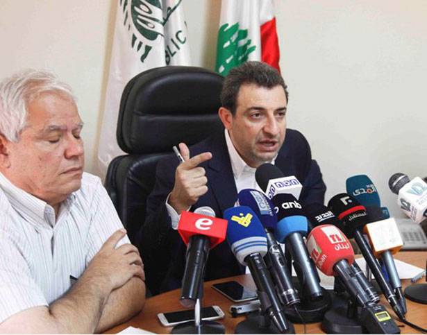 أبو فاعور : نحن على شفير كارثة صحيّة كبرى
وعلى الحكومة أن تتخذ القرار لحلّ الأزمة