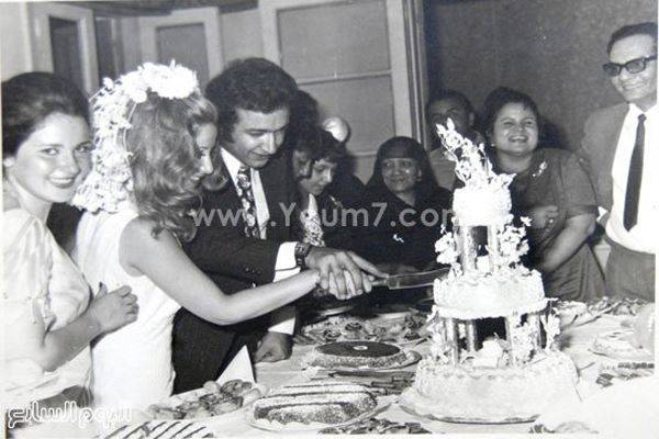 صور نادرة من زفاف الراحل نور الشريف وزوجته النجمة بوسي تنشر للمرة الأولى
