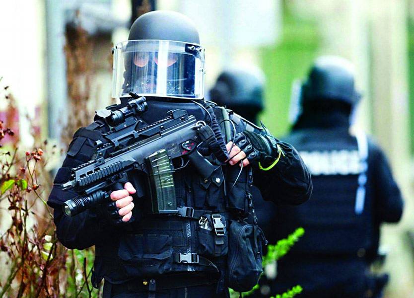 حادث خطير وإطلاق نار وثلاث جرحى داخل قطار باريس أمستردام