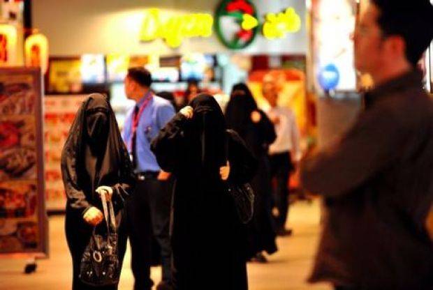 ناشطة سعودية: هذا الاقتراح سيحل أزمة عنوسة 4 ملايين فتاة في السعودية