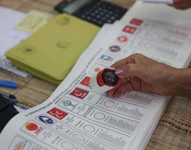 تركيا: إنتخابات مبكرة و821 قتيلاً في شهر
