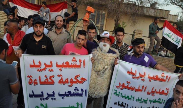 لماذا انتفض شيعة العراق ضد سياسييهم