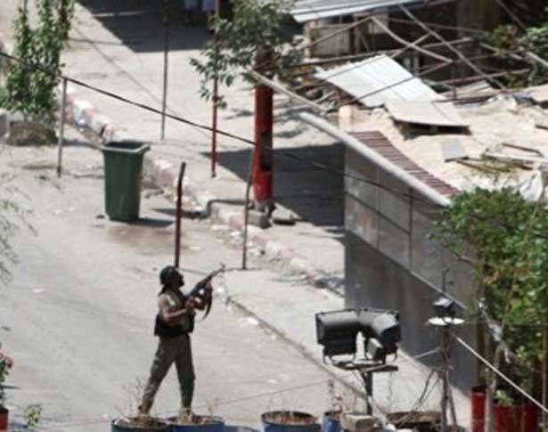 إشتباكات عنيفة
في عين الحلوة ليلاً