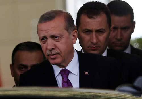 اردوغان يراهن على انتخابات مبكرة لاستعادة حزبه الاسلامي المحافظ الغالبية المطلقة وسط اجواء سياسية مشحونة