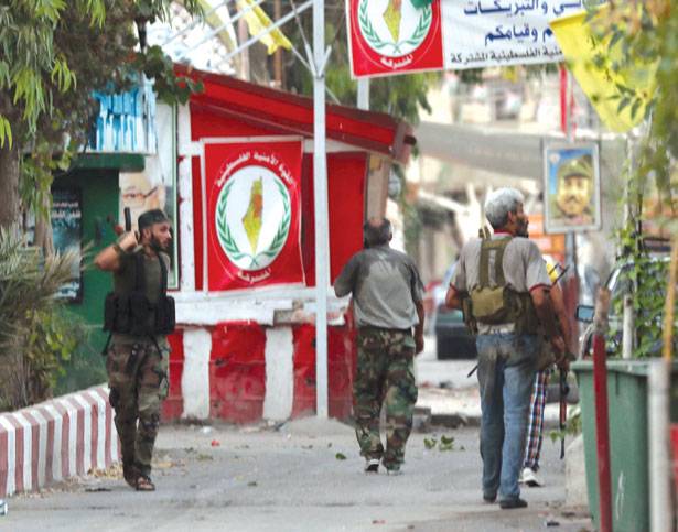 إشتباكات مُسلّحة في عين الحلوة
قتيلان و18 جريحاً
