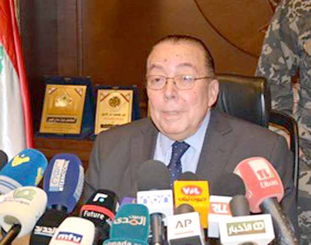 المشنوق أعلن أسماء الشركات الفائزة بمُناقصة النفايات :
العرب للبقاع.. الأسعد للشوف وبعبدا وعالية.. وهبي للجنوب
افرام للمتن وكسروان وجبيل.. أزعور بيروت والشمال
جموعة لافاجيت: 215 $ / الطنّ
ح - بالنسبة للمنطقة الخدماتية الاولى (أي بيروت وضاحيتيها)، اجتازت المرحلة الإدارية والتقنيّة شركة واحدة من أ
