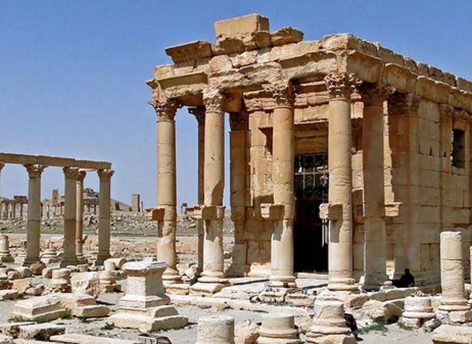 داعش ينسف معبد بعل شمين في مدينة تدمر السورية
