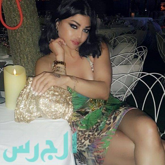 بالصورة: هيفا تتحدى بإطلالة جريئة
