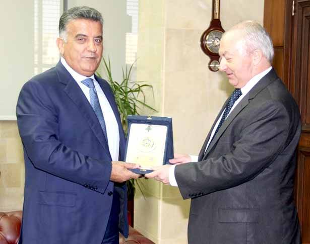 ابراهيم استقبل
سفيري تركيا والكويت
