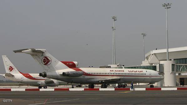 الجزائر.. طرد عالم من طائرة بسبب "العربية"