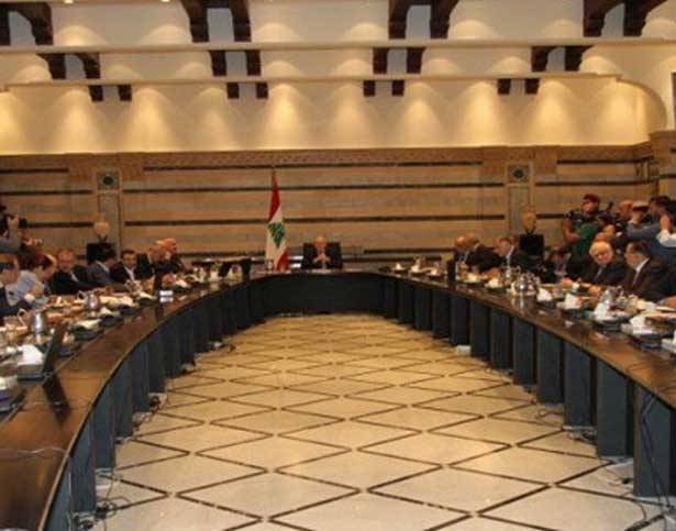 اتصالات عربية وغربية لدعم الحكومة