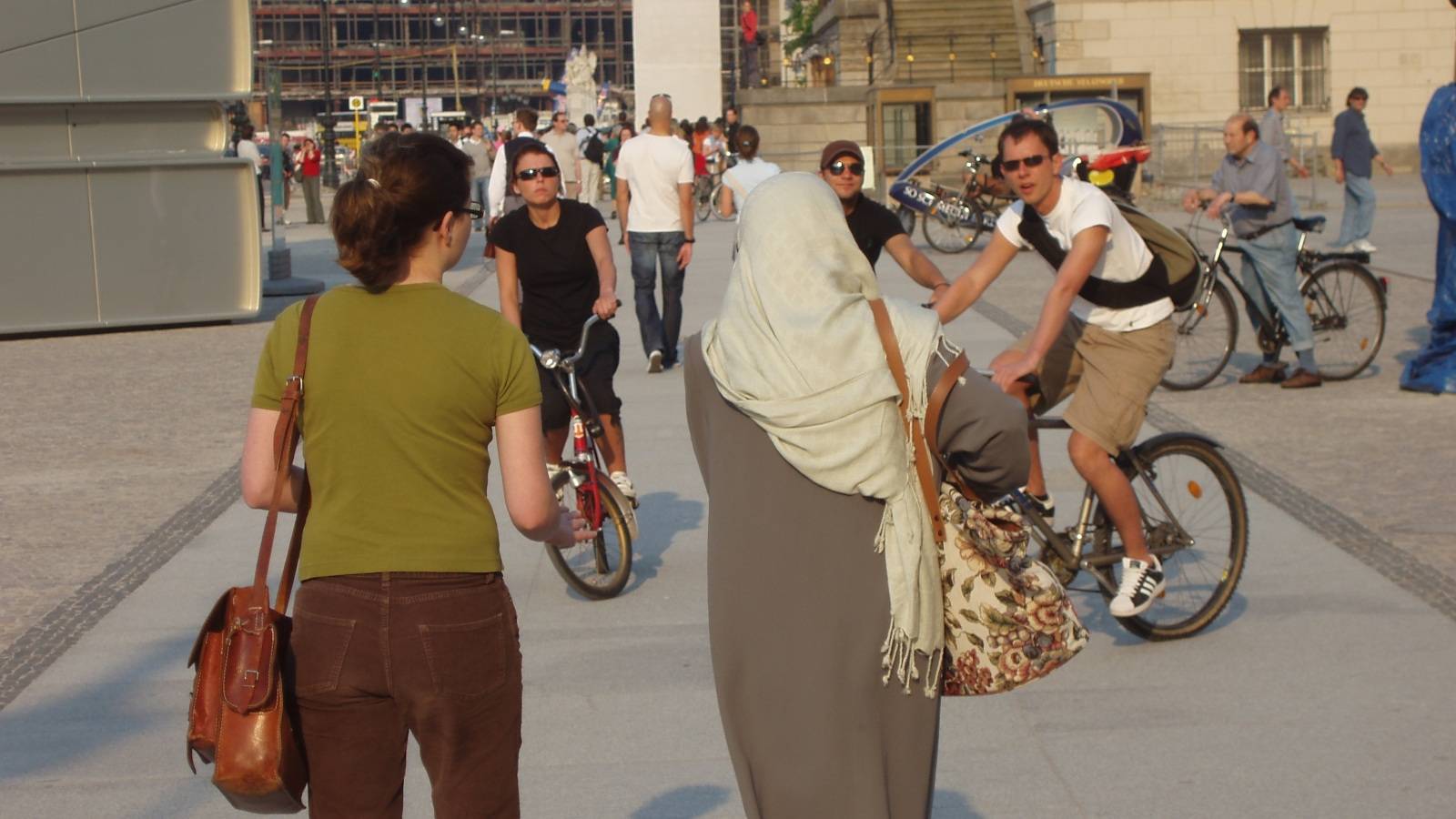 ألمانيا تنفتح تجاه الإسلام باعتماد معلمات محجبات