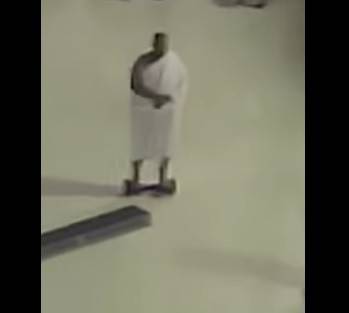 المعتمر الذي أشغل المشايخ وحرّك الفتاوى!