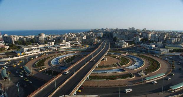 اللاذقية نجت من كارثة تفجير سيارتين!
